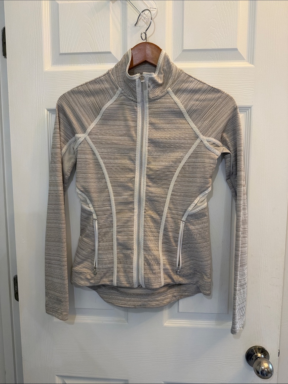 Athleta Cream & Taupe Women's Full Zip Lightweight Athletic Jacket - CYA Length